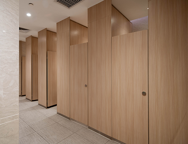 コンパクトなラミネートトイレパーティション